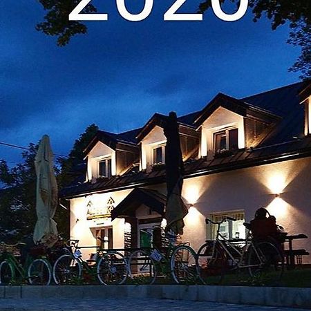 Pizzeria Alzbetka Hotel Strecno Luaran gambar