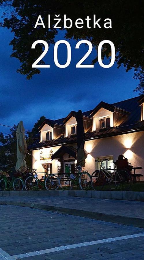 Pizzeria Alzbetka Hotel Strecno Luaran gambar