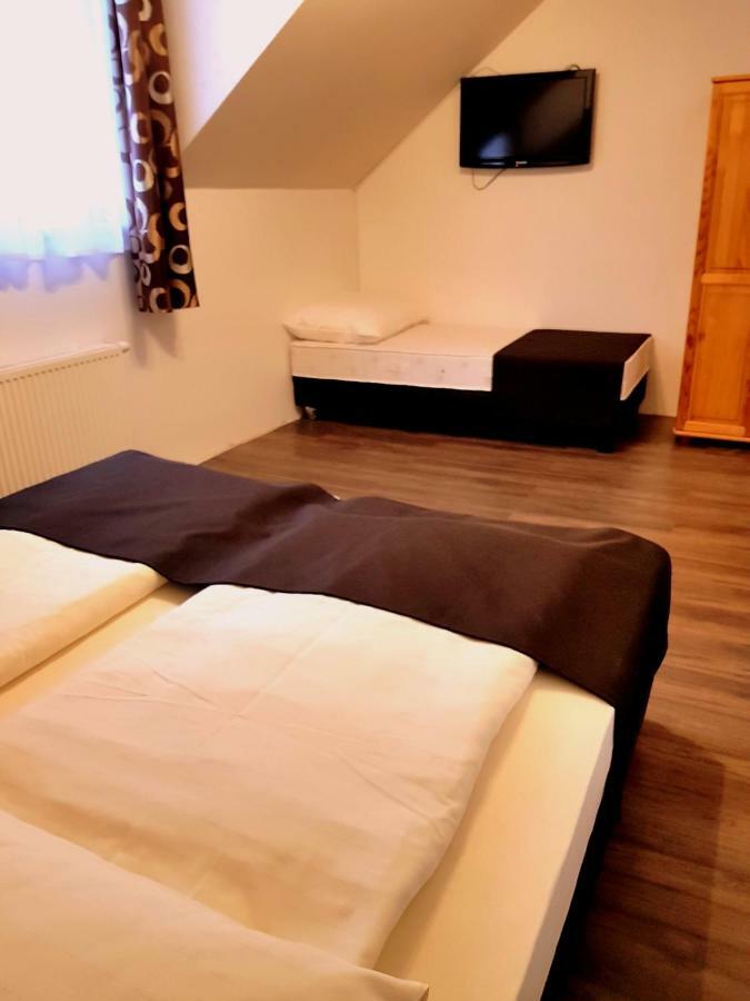 Pizzeria Alzbetka Hotel Strecno Luaran gambar