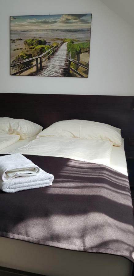 Pizzeria Alzbetka Hotel Strecno Luaran gambar
